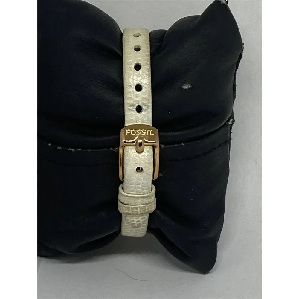 Fossil ES2780 Womens White Leather Analog Silver Dial Quartz Genuine Watch MP795